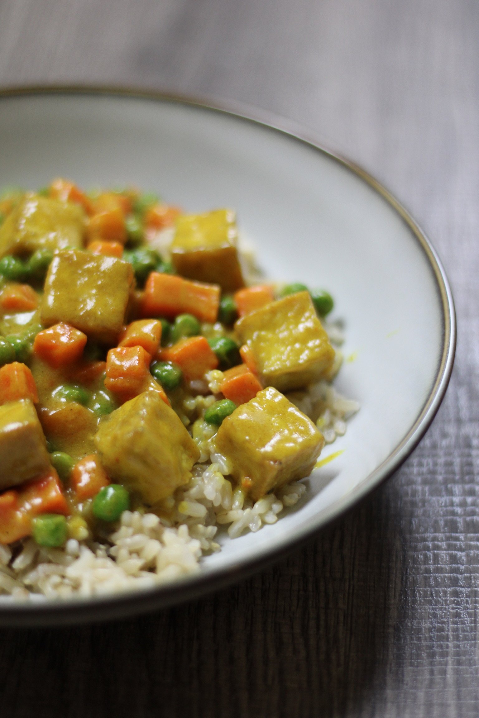 Curry with Tofu, Peas and Carrots
