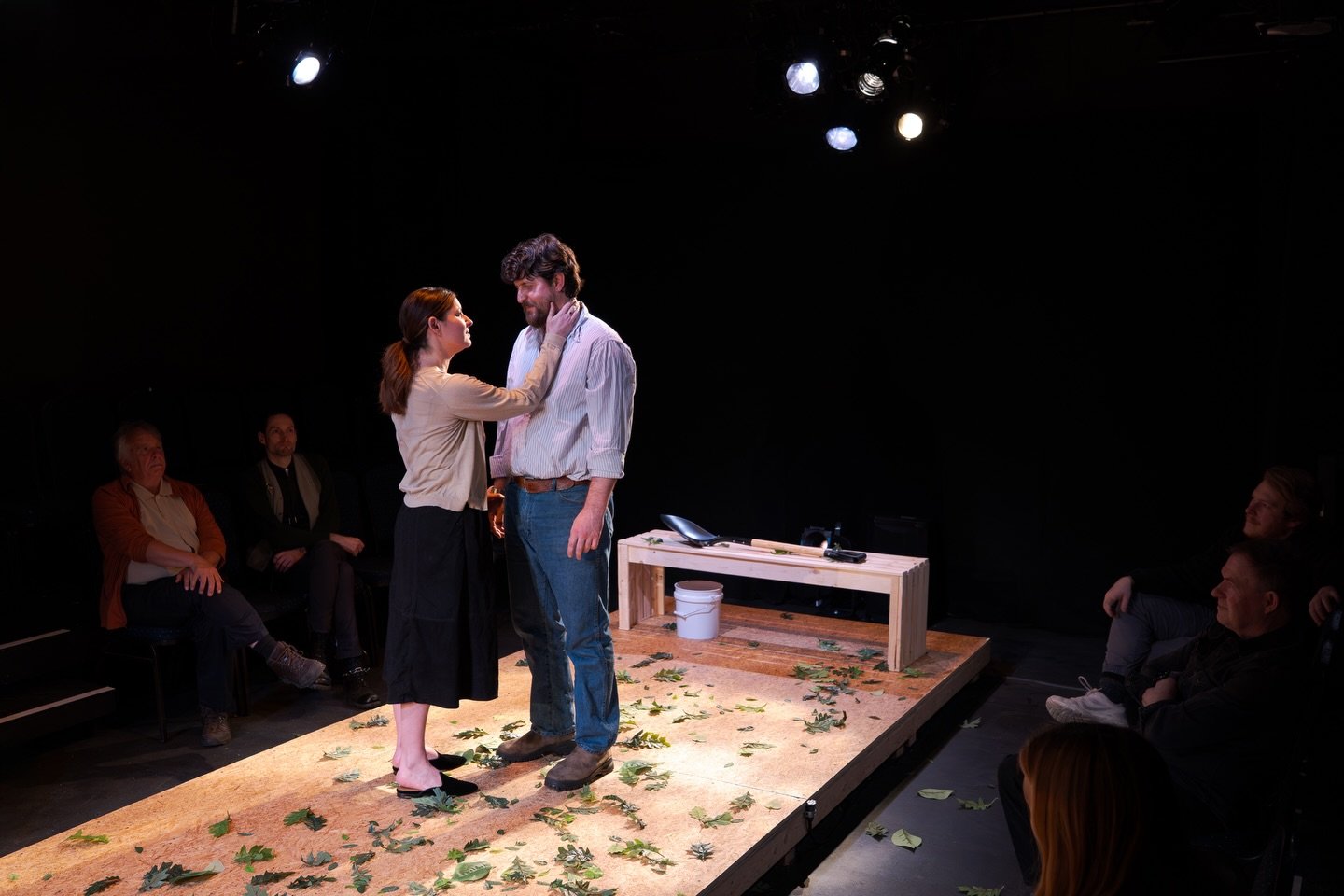Bad Daters, Main Theater