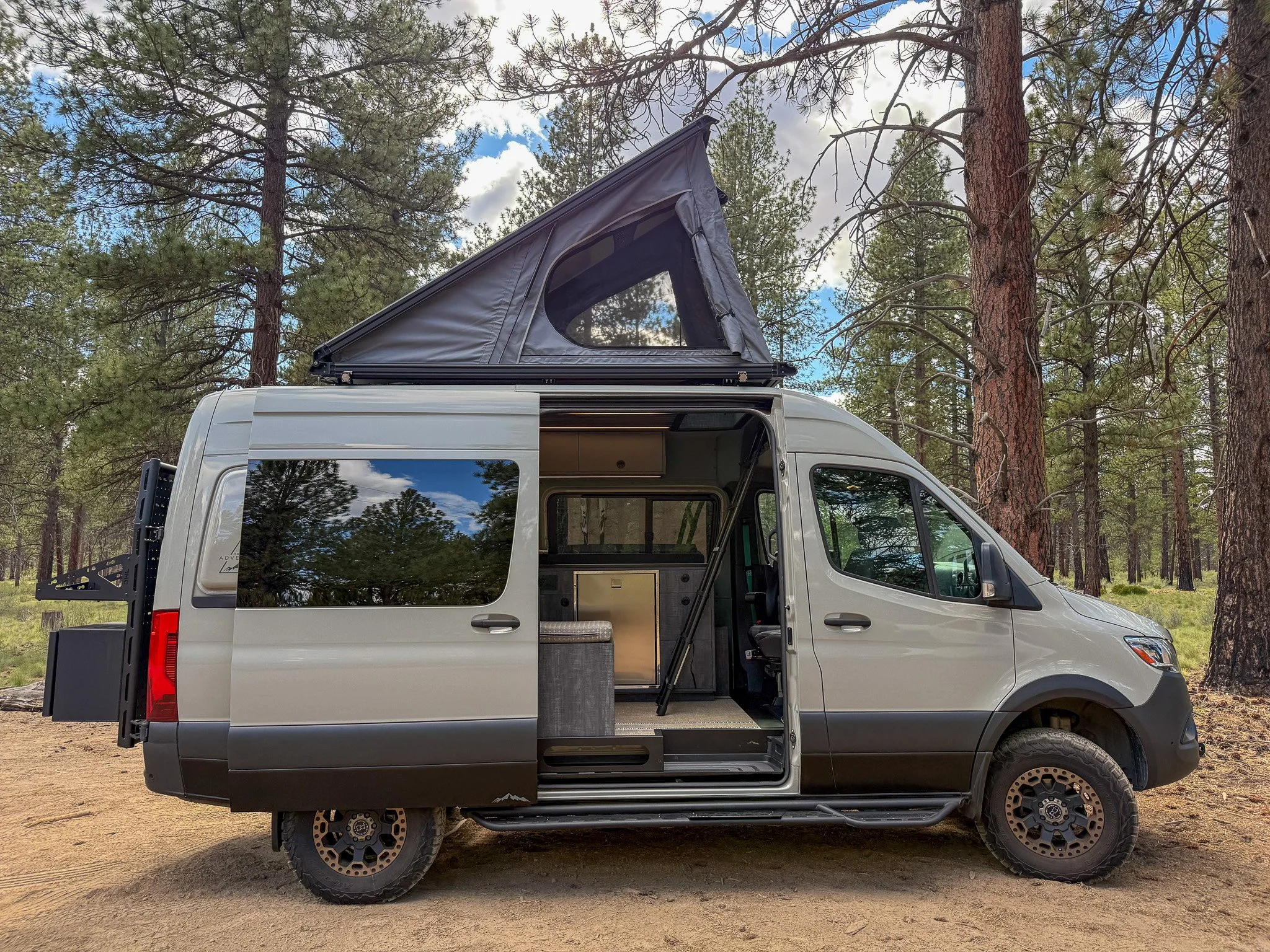 Custom Sprinter 144 sleeps 4 seats 4