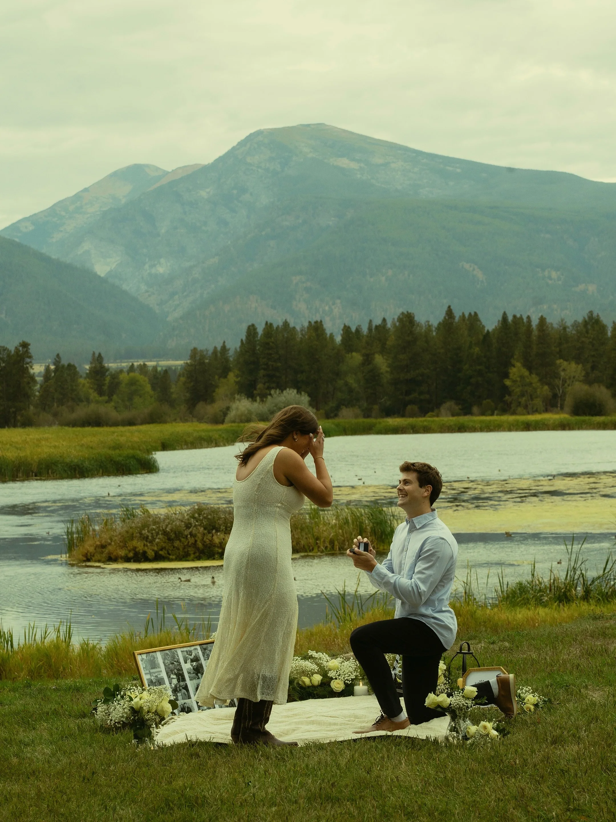 Here&rsquo;s to forever for Delaney + Brian 🫶🏼✨

such a special moment getting to capture Brian proposing to Delaney with the ducks swimming in the reservoir and the mountains in the background. 

so excited and happy for y&rsquo;all!!!

#weddingph