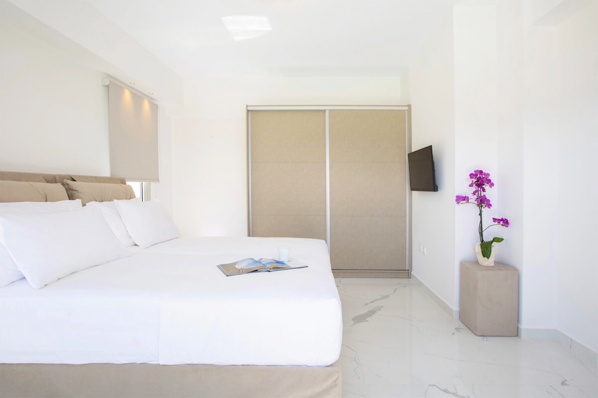 12-villa-o-offwhite-vasiliki-lefkada-greece-bedroom-double-bed-private.jpg