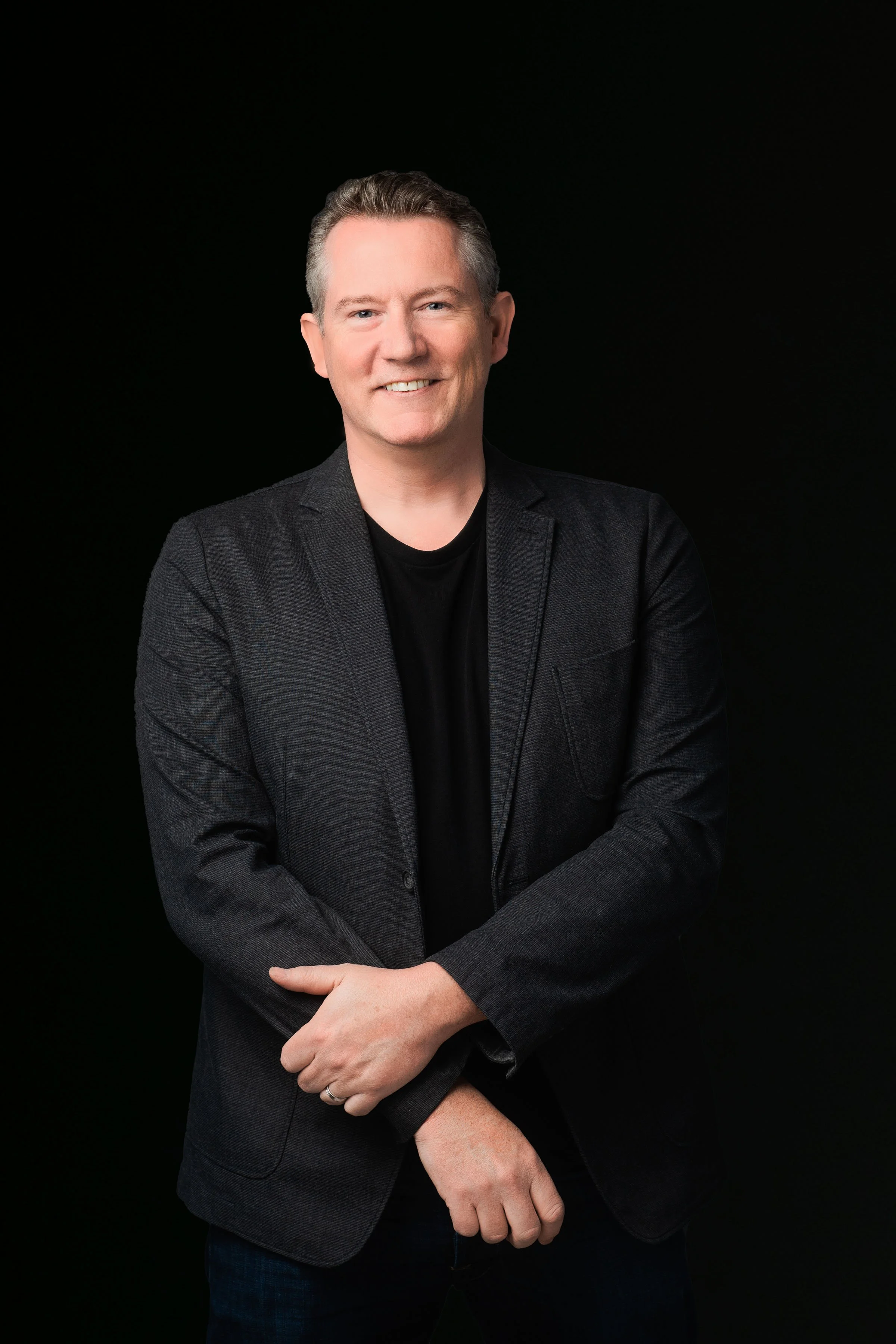 mike shackle author picture