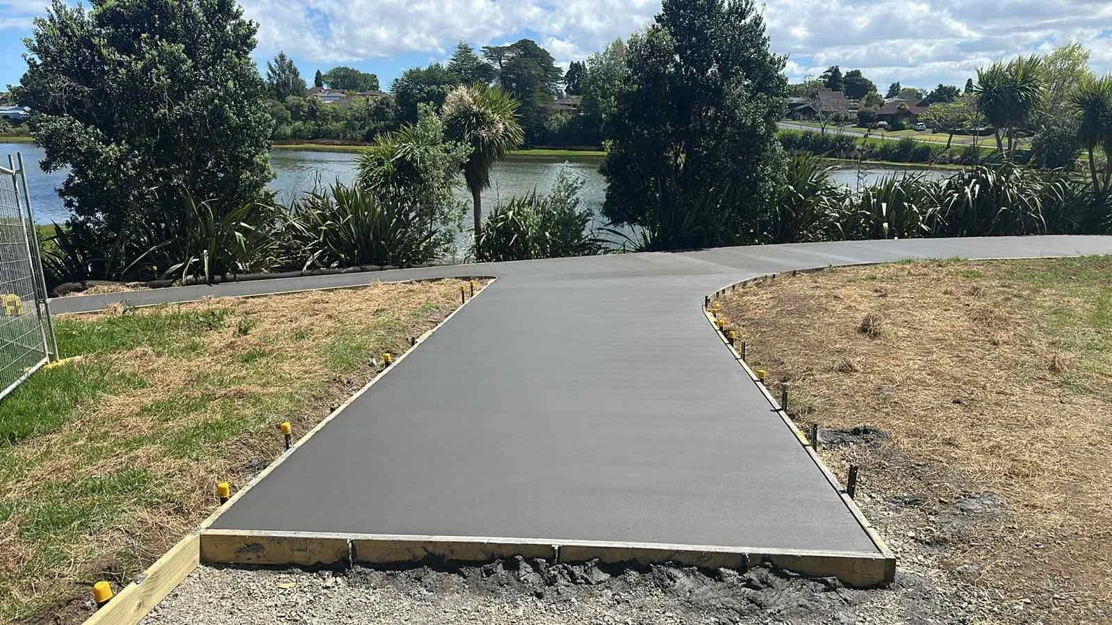 FW Contracting - Concrete Footpaths.JPEG