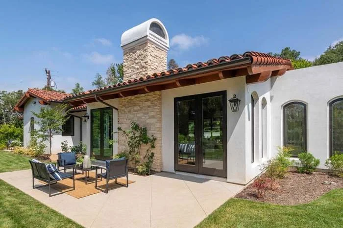 VILLA 3.29.jpg