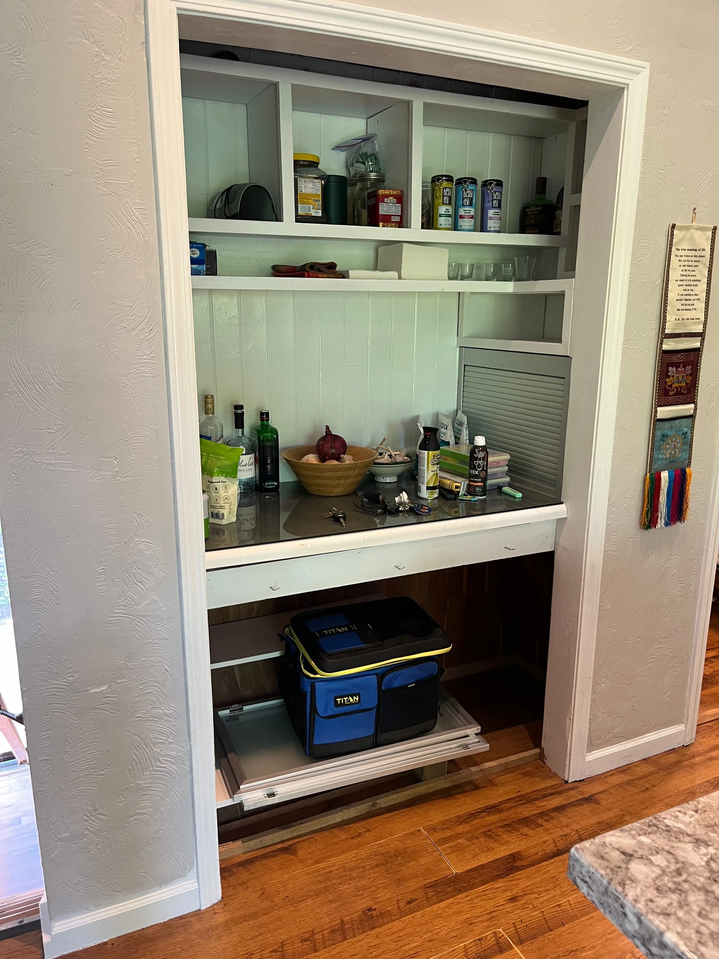 Kitchen: Open pantry before