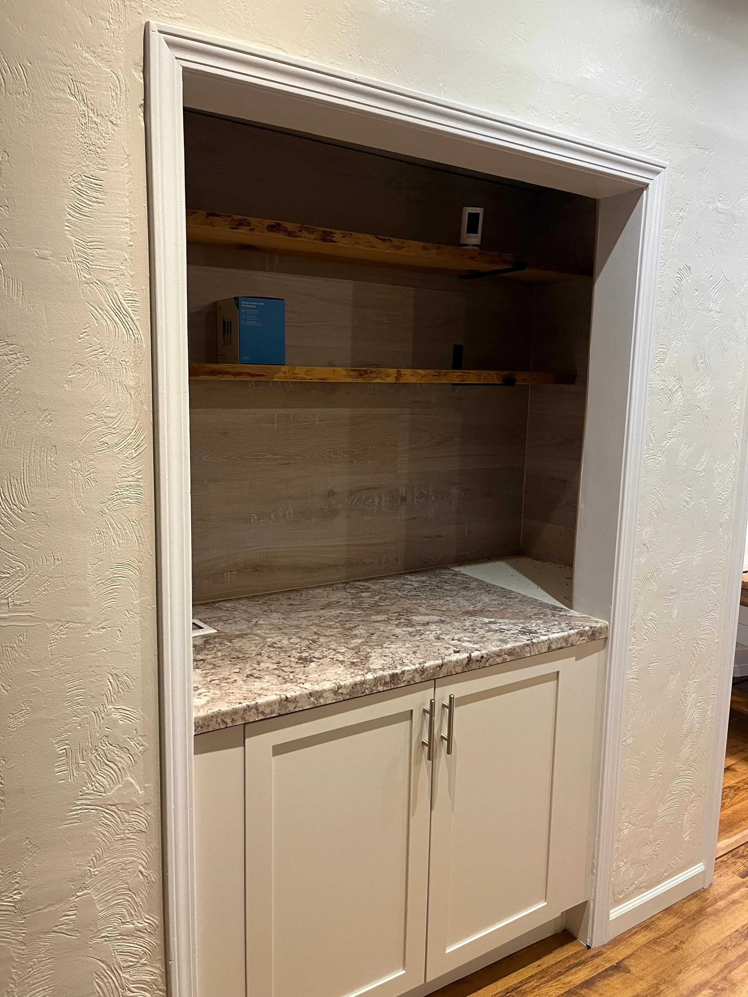 Kitchen: Open pantry after