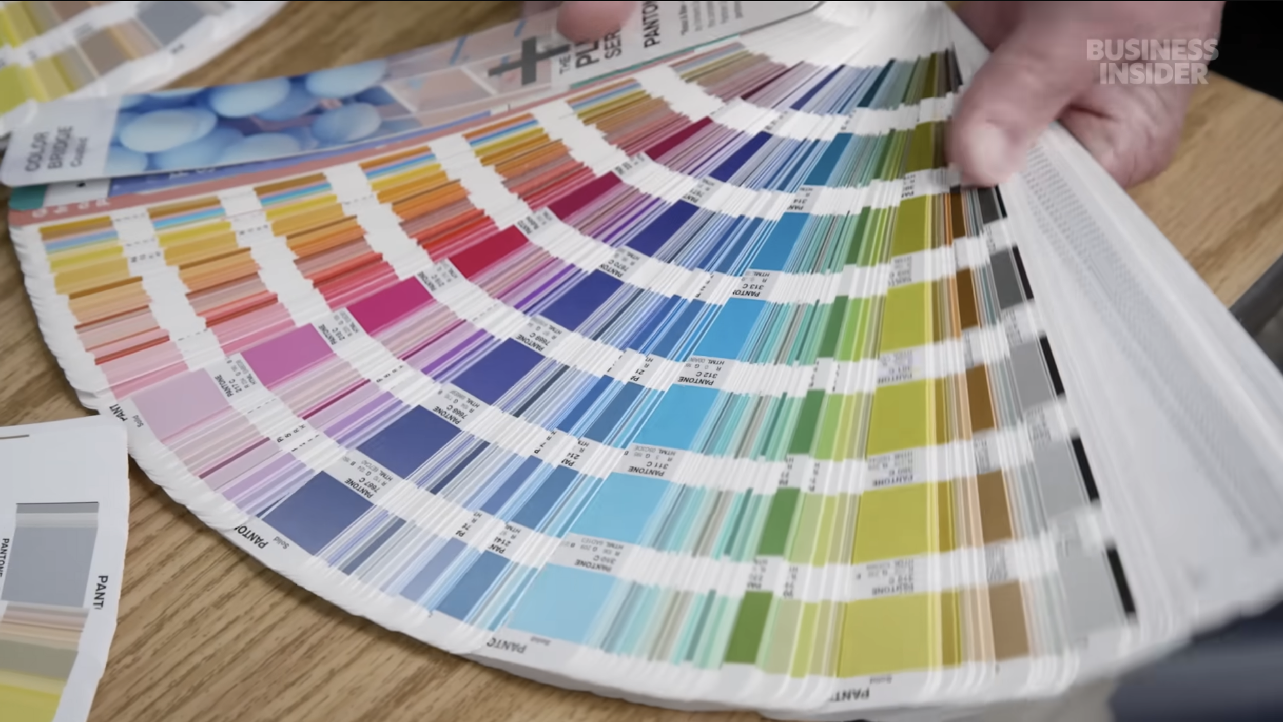 Still_Pantone 9.png