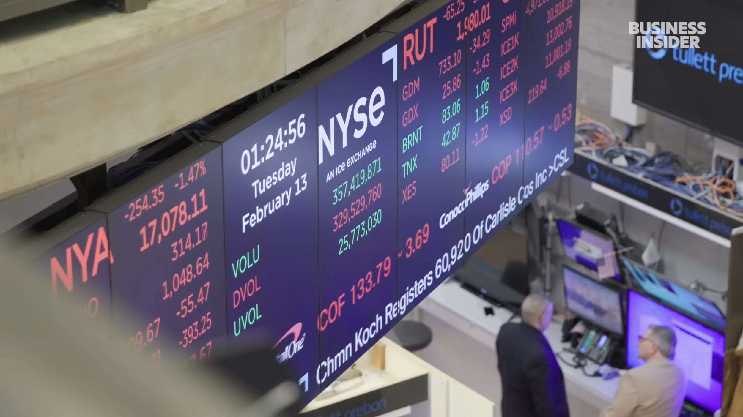 Stills_Einstein of Wall Street_3.png