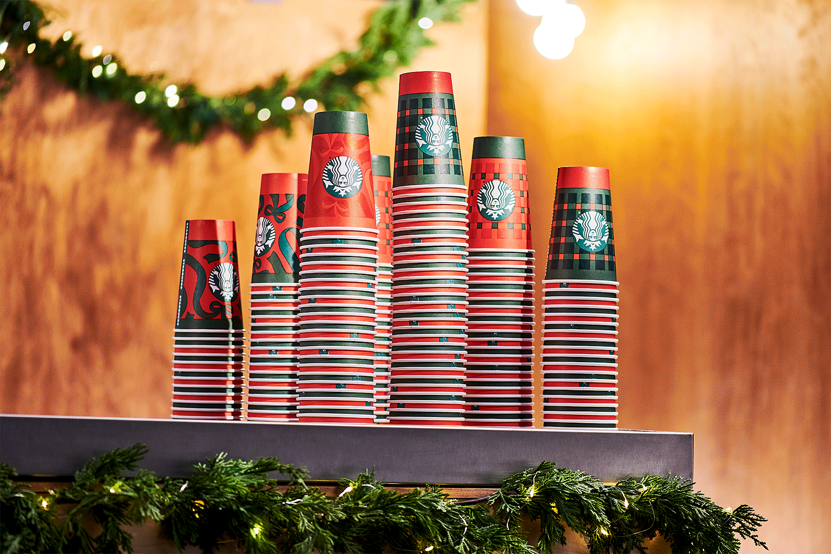 Holiday+Cup+Hero.gif