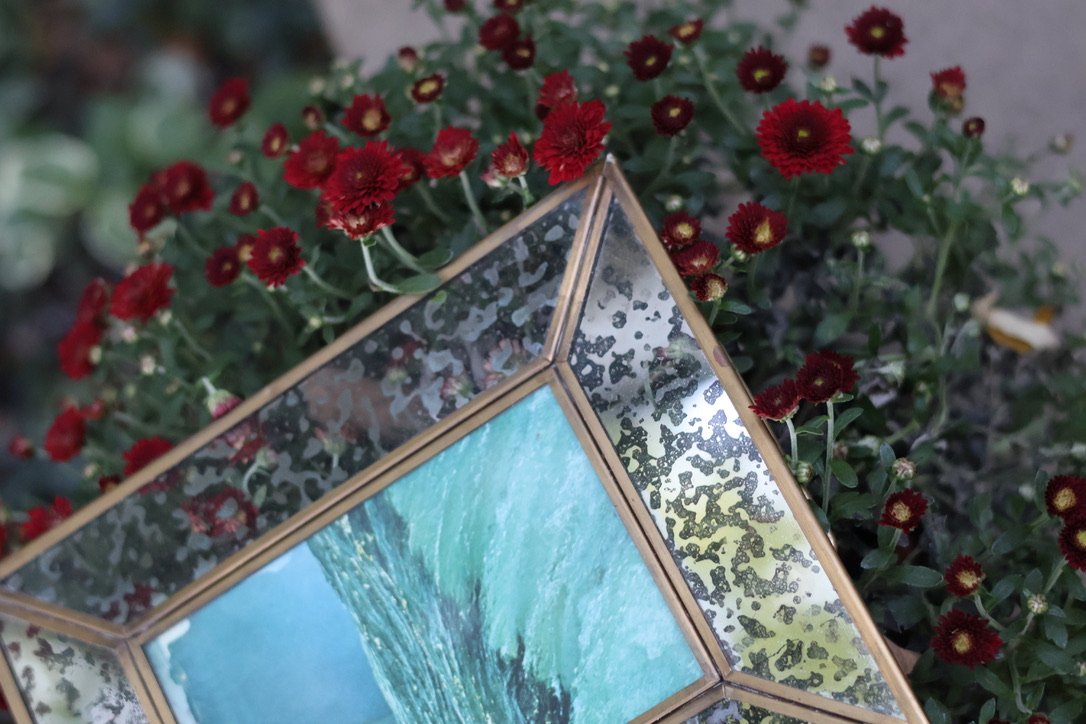 vintage-aged-mercury-glass-brass-trim-picture-frame-antique-style-tabletop-frame