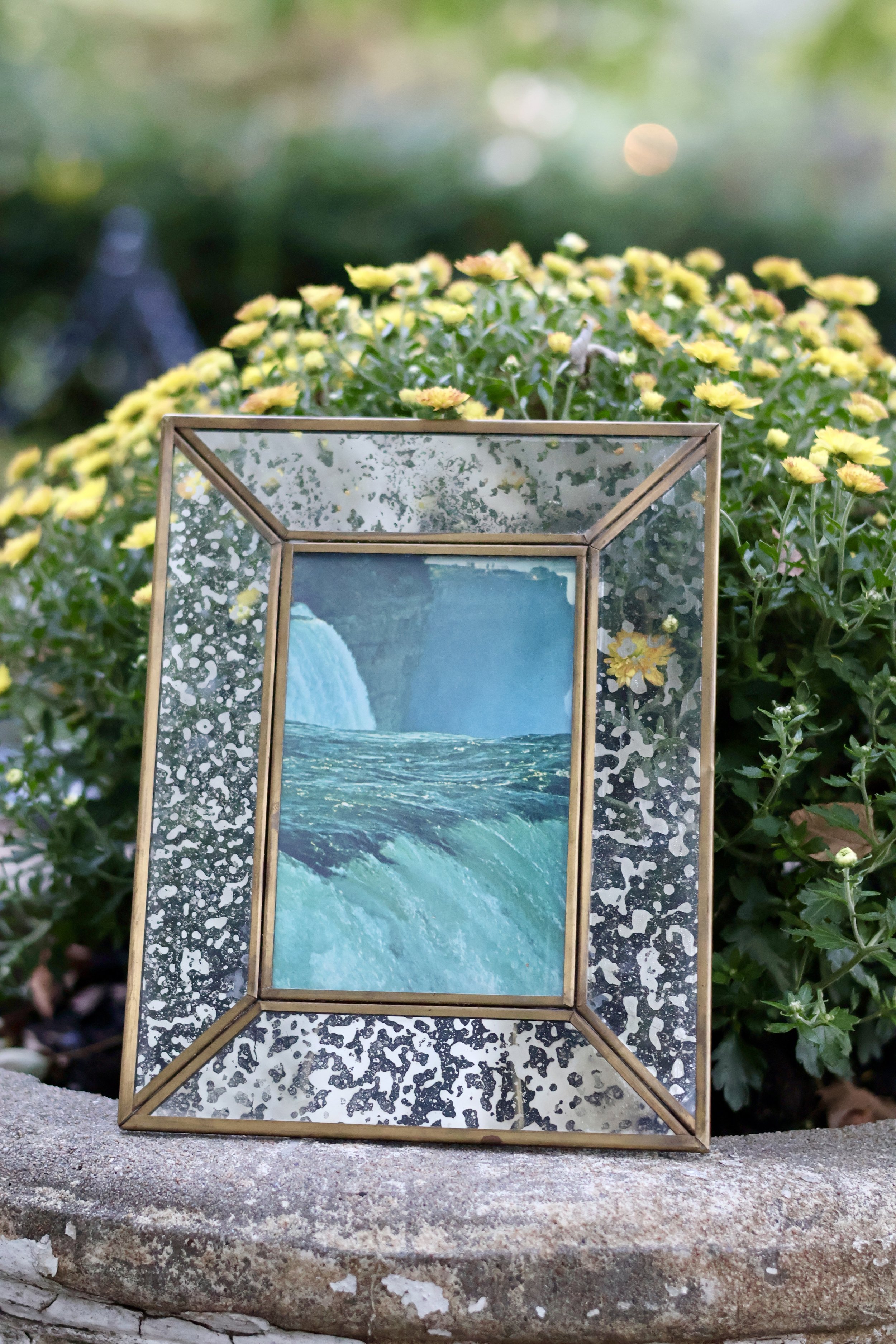 vintage-aged-mercury-glass-brass-trim-picture-frame-antique-style-tabletop-frame
