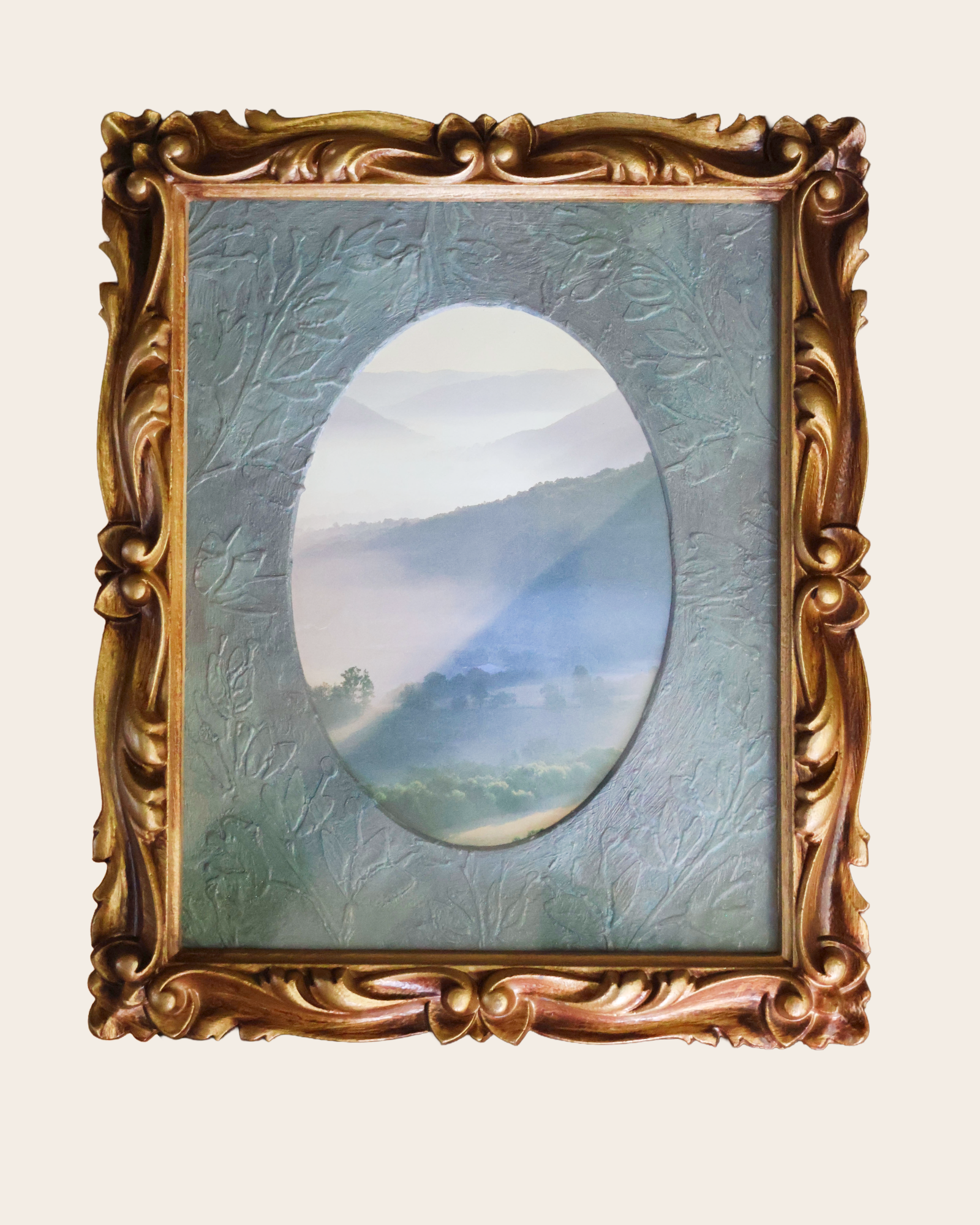 1970s Vintage Gold Rococo Picture Frame - Textured Floral Mat