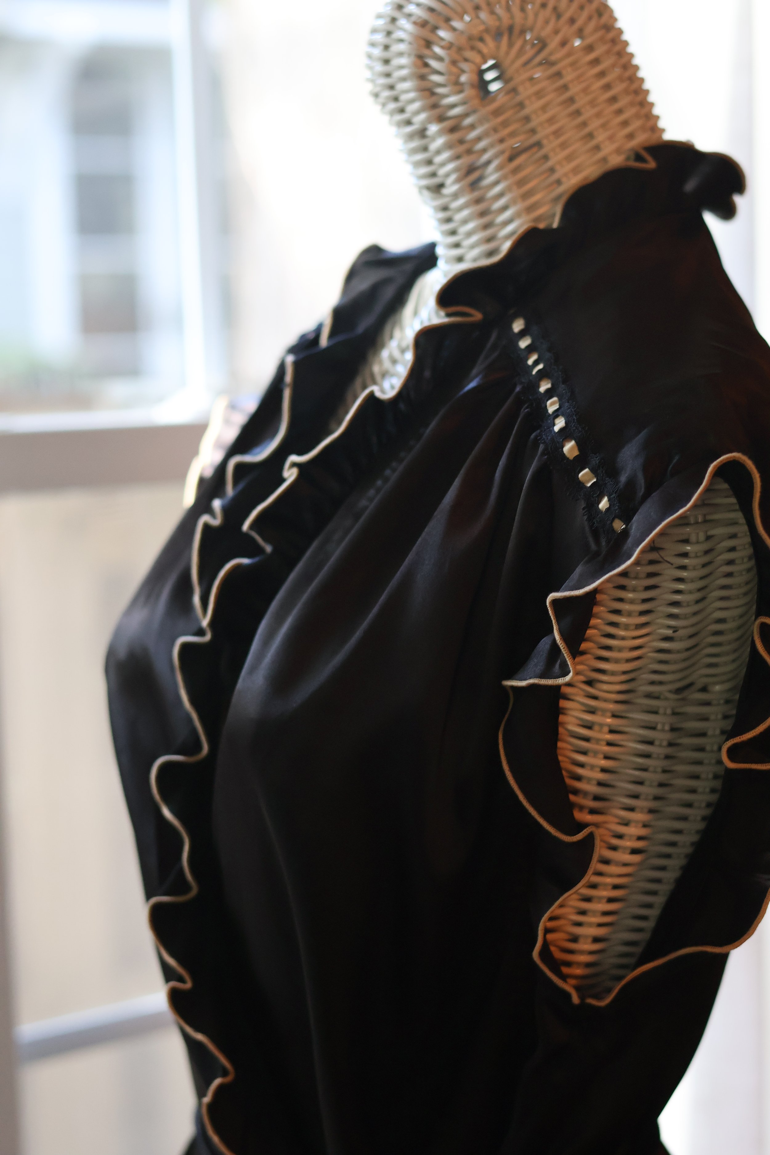 vintage-cinema-etoile-black-satin-ruffle-robe-front.jpg