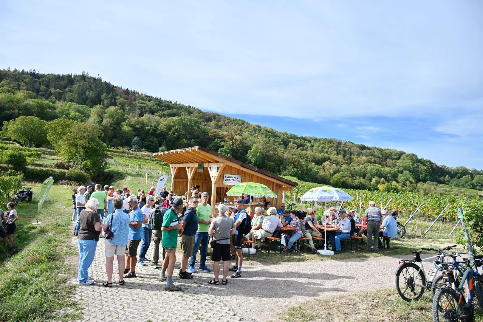 Infoveranstaltung und Einweihung der Schutzhütte auf der Endhahle