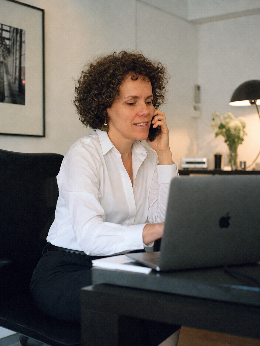 Chloé Domon, consultante indépendants et dirigeants de PME à Marseille, en échange individuel — diagnostic ciblé pour clarifier une décision business.