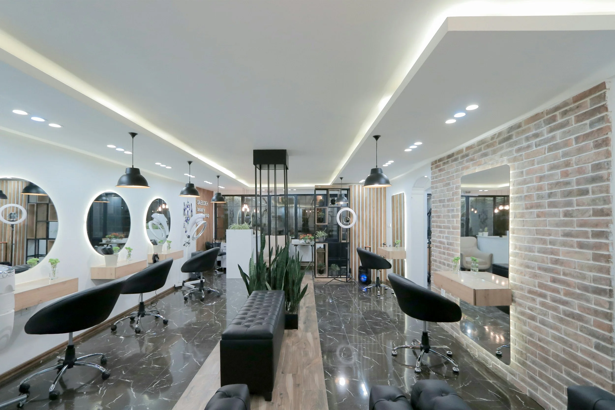 Scarlett's Socials image of hair salon