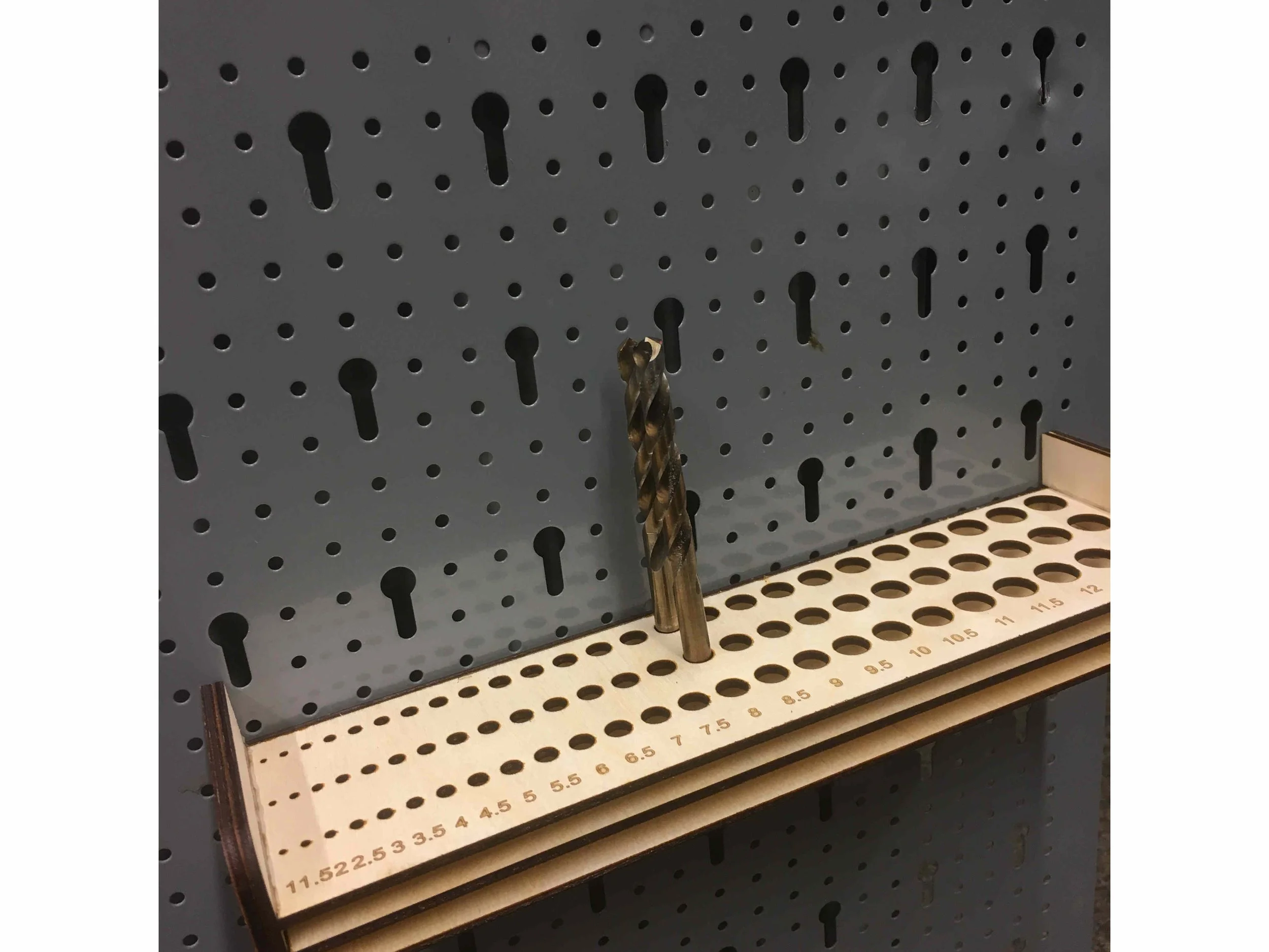 Bohrerhalter für 1-13mm in 0,5mm Schritt Bohrer geeignet für Küpper Skadis Pegboard Lochwand.