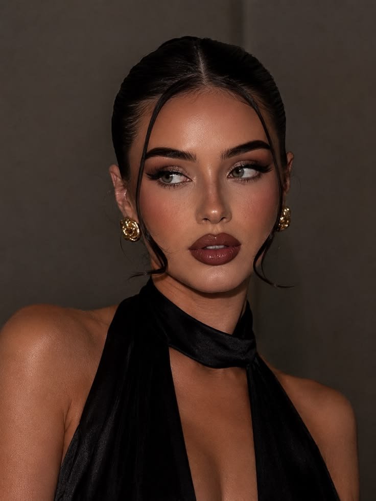 SENSUAL MAKE-UP