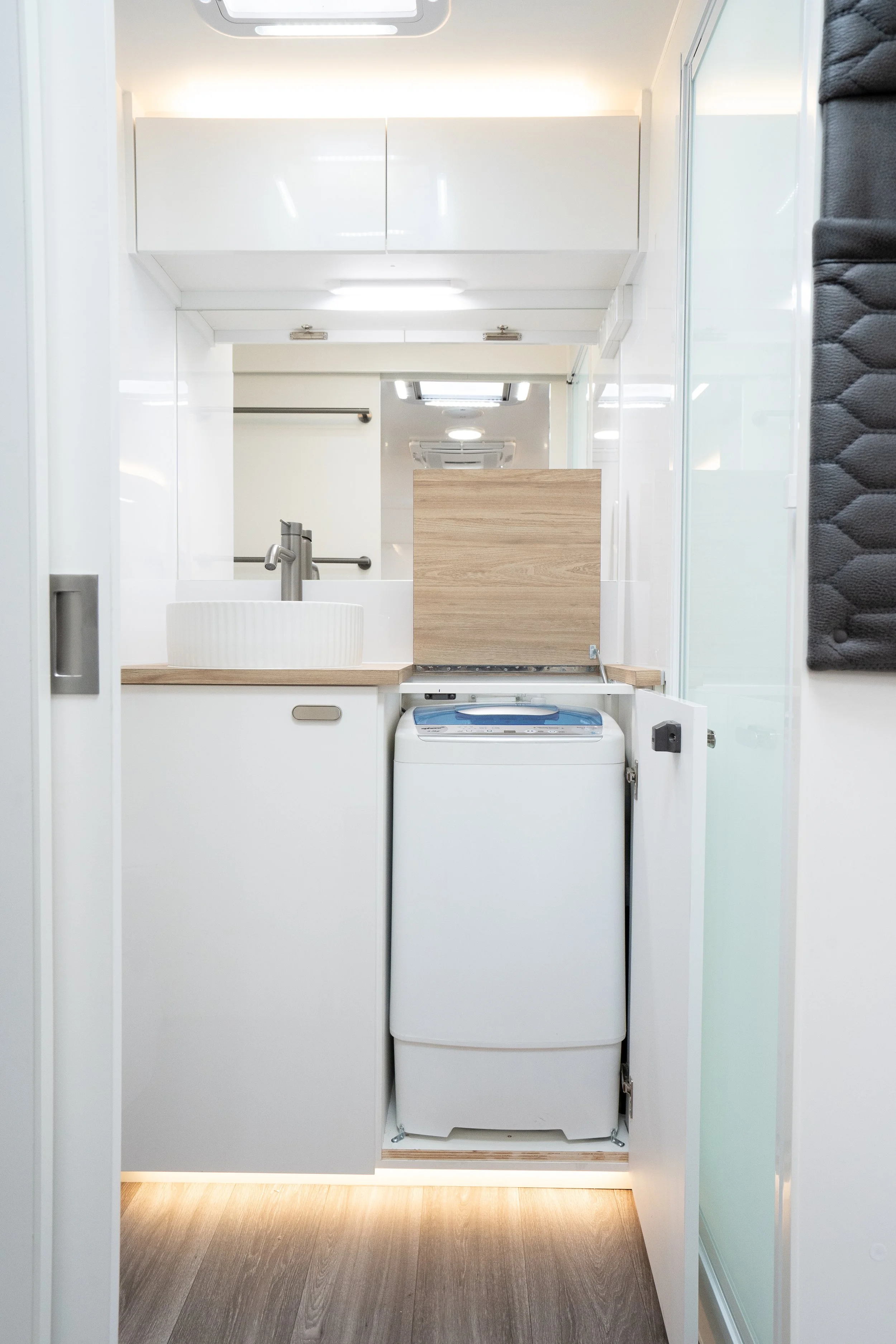 Bespoke-Caravans-Evoke-Premium-Australian-Off-road-caravan-custom-interior-00006.jpg