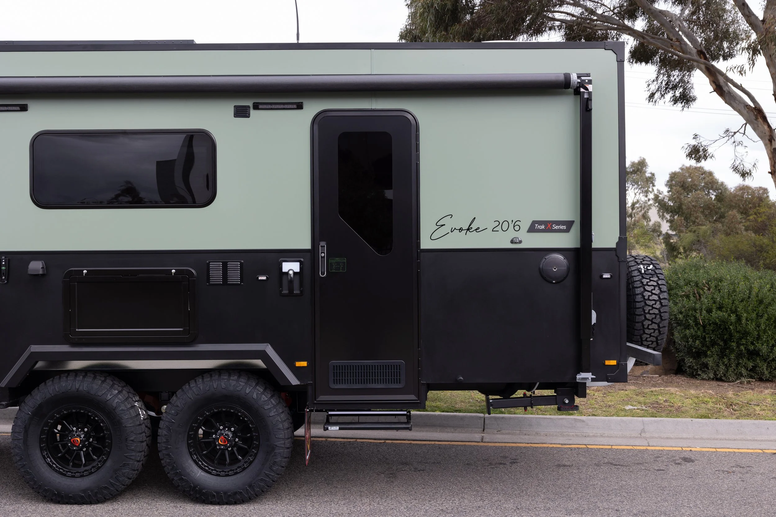 Bespoke-Caravans-Evoke-Premium-Australian-Off-road-caravan-custom-interior-2568.jpg