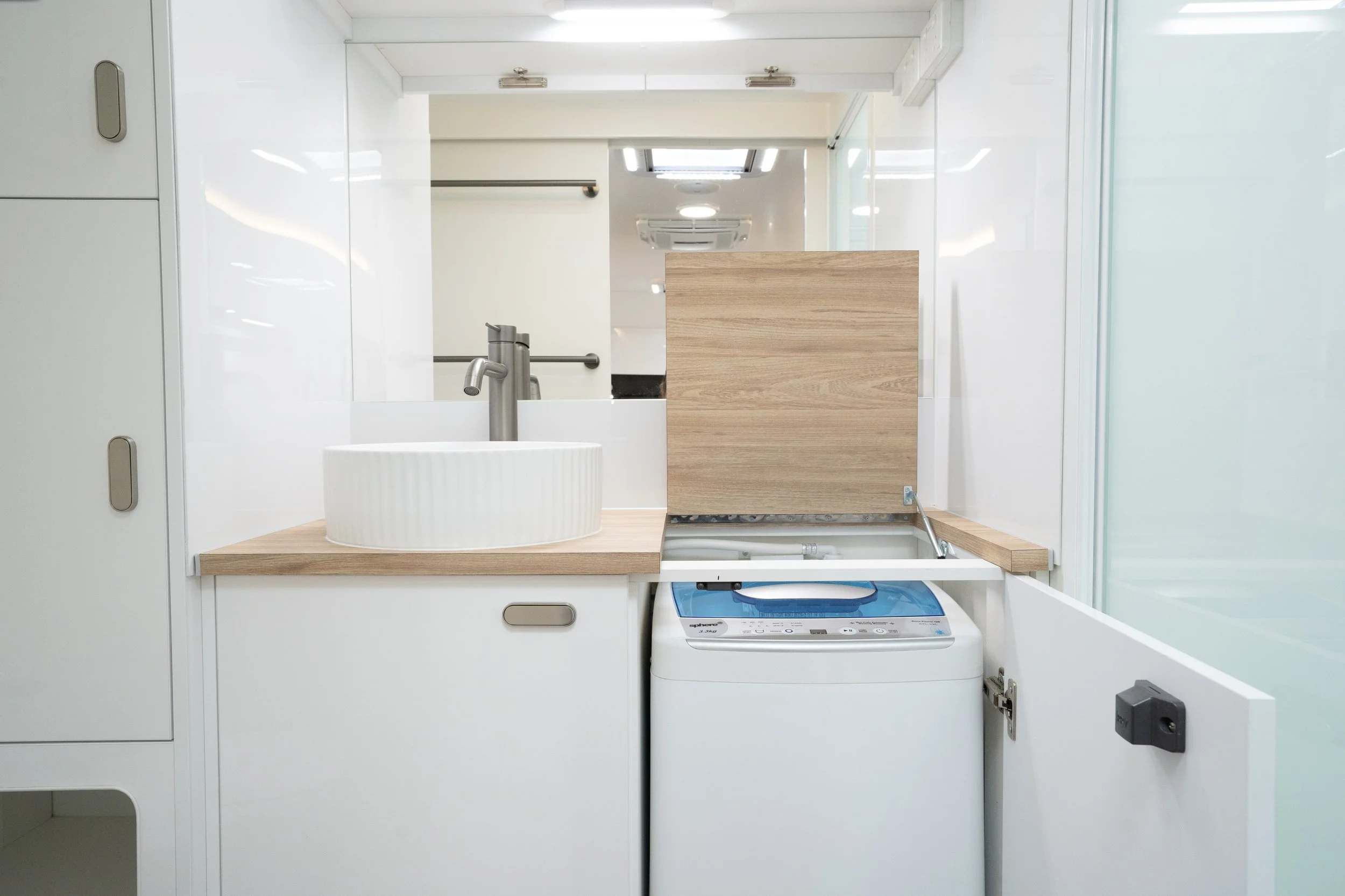 Bespoke-Caravans-Evoke-Premium-Australian-Off-road-caravan-custom-interior-00010.jpg