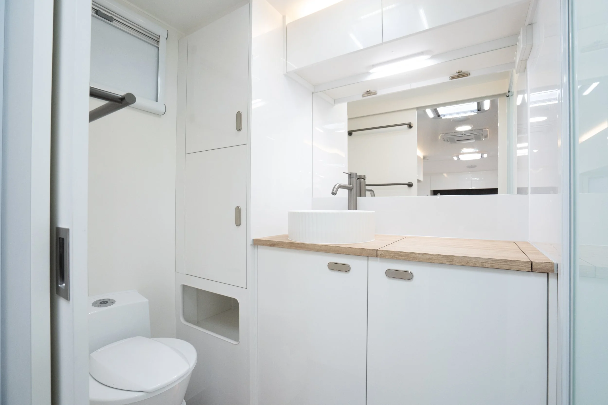 Bespoke-Caravans-Evoke-Premium-Australian-Off-road-caravan-custom-interior-09980.jpg
