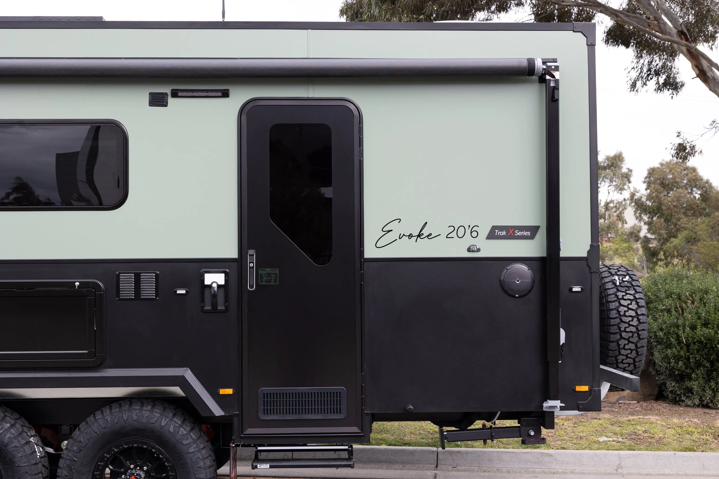 Bespoke-Caravans-Evoke-Premium-Australian-Off-road-caravan-custom-interior-2567.jpg