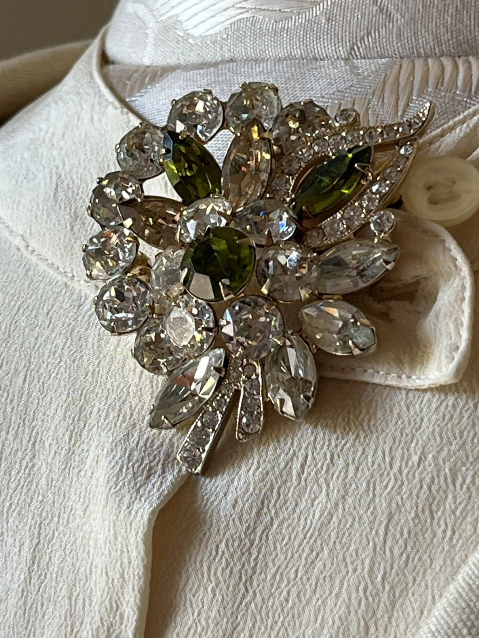 Eisenberg Midcentury Rhinestone Floral Brooch 1945-58