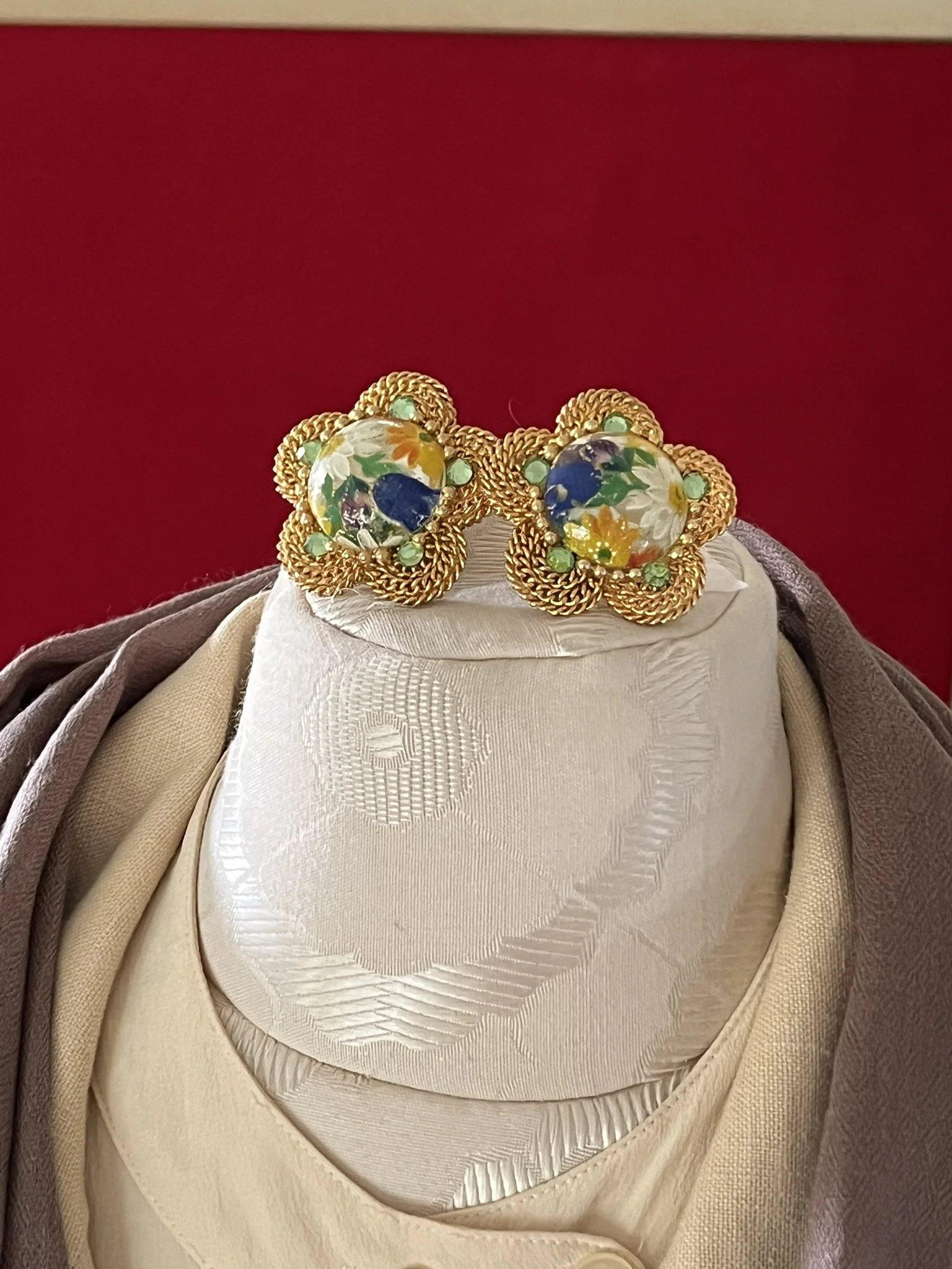 Vintage 1950s West German Floral Cabochon Gold Woven Chain Clip-On Earrings