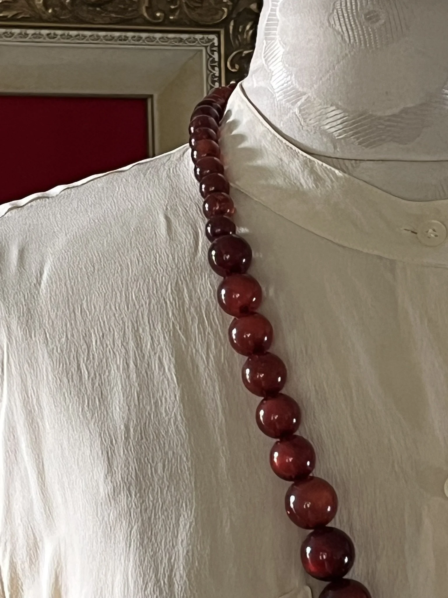 Vintage Cherry Amber Bakelite Marbled Round Bead Graduated Necklace