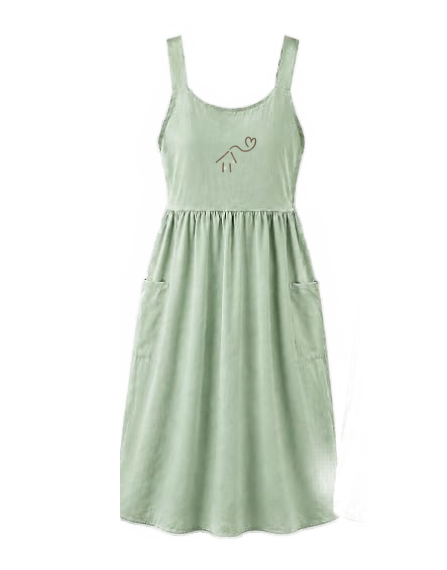 Mint Green Apron.png