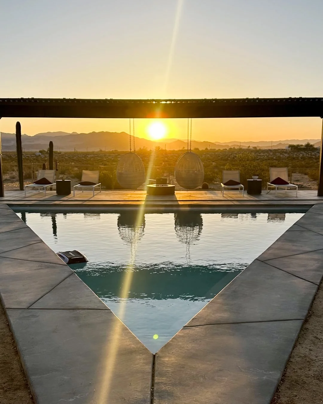 ☀️ Vacation season is officially open! ✈️🏖️

Are you ready for your vacation?

1. Is your suitcase packed?
✅ Yes
😅 Almost

2. Is your beach outfit ready?
👙 Of course
🤔 Still deciding

3. Are your flights and hotel booked?
✈️ All set
📅 Working on