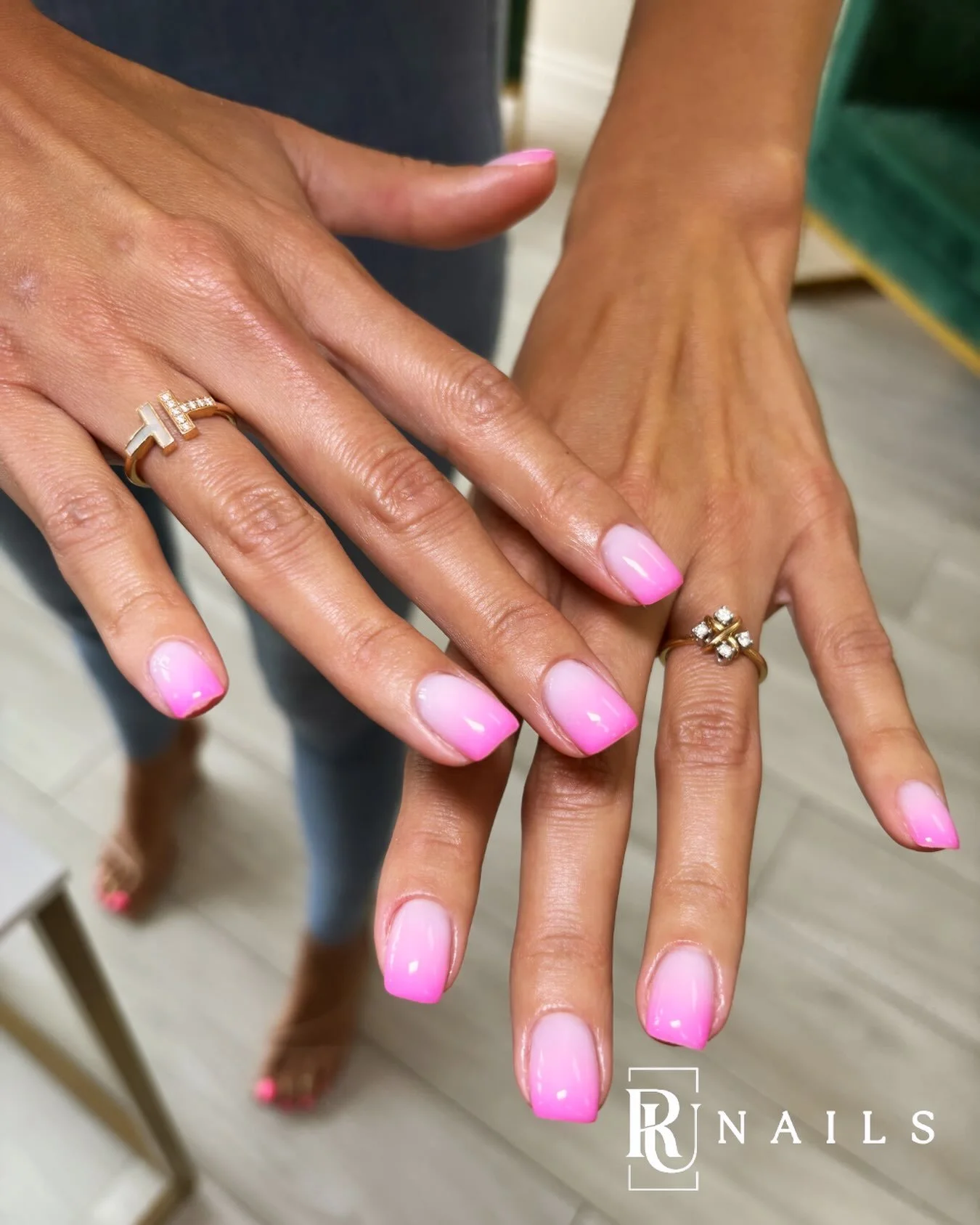Pink perfection 💗
Soft ombr&eacute;, glossy finish, and a clean Russian manicure.

📍RU Nails | Santa Monica
Book at runails.com

#RussianManicure #PinkNails #OmbreNails #LosAngelesNails #RUNails