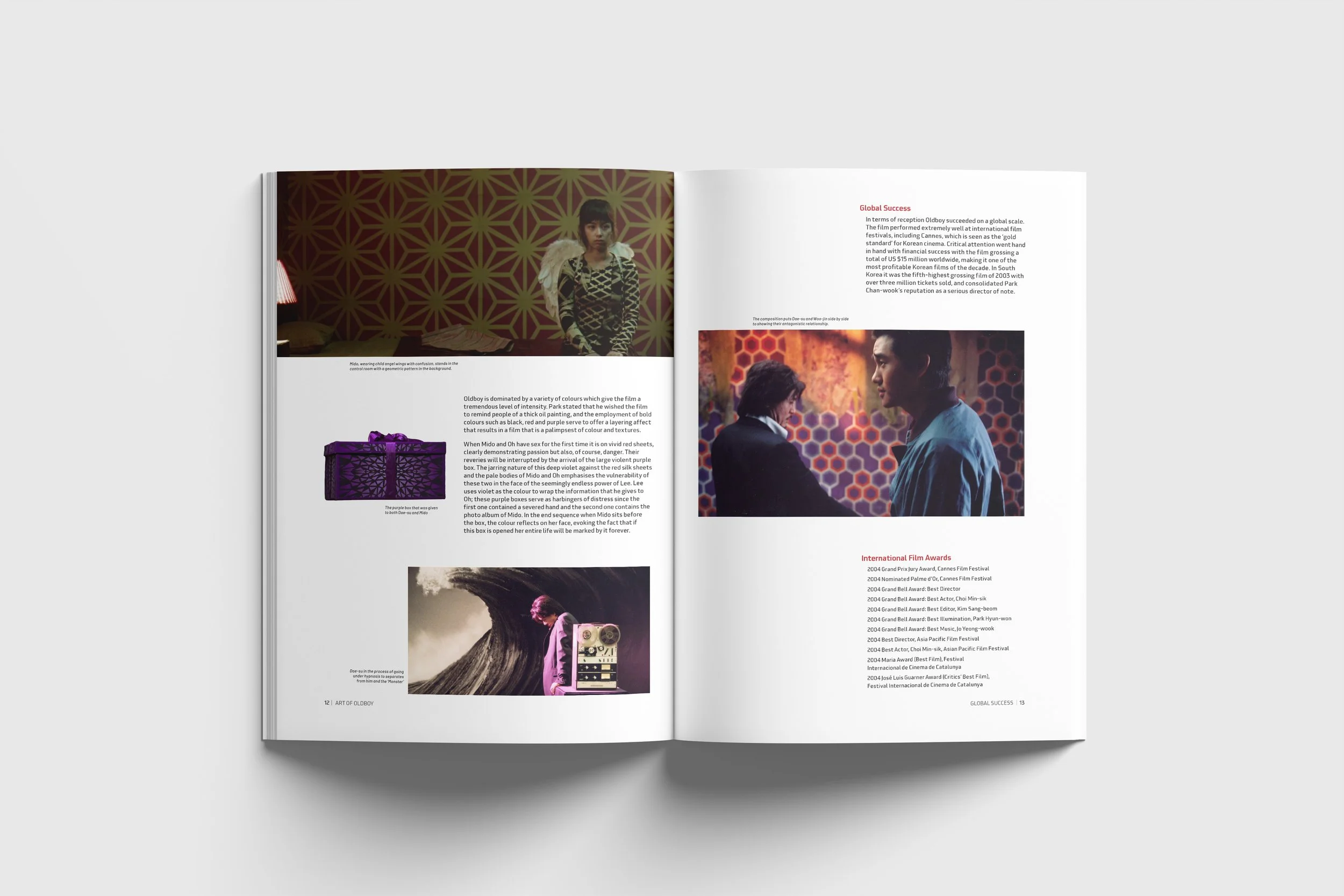 01 Free A4 A5 Magazine Mockup copy6.jpg