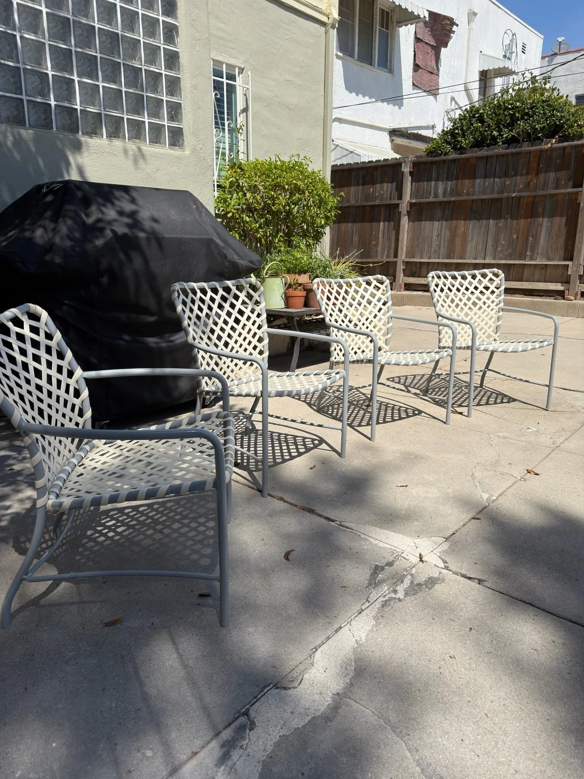 Fresh Strap and powder coated frames renew this outdoor dining set for years of use.