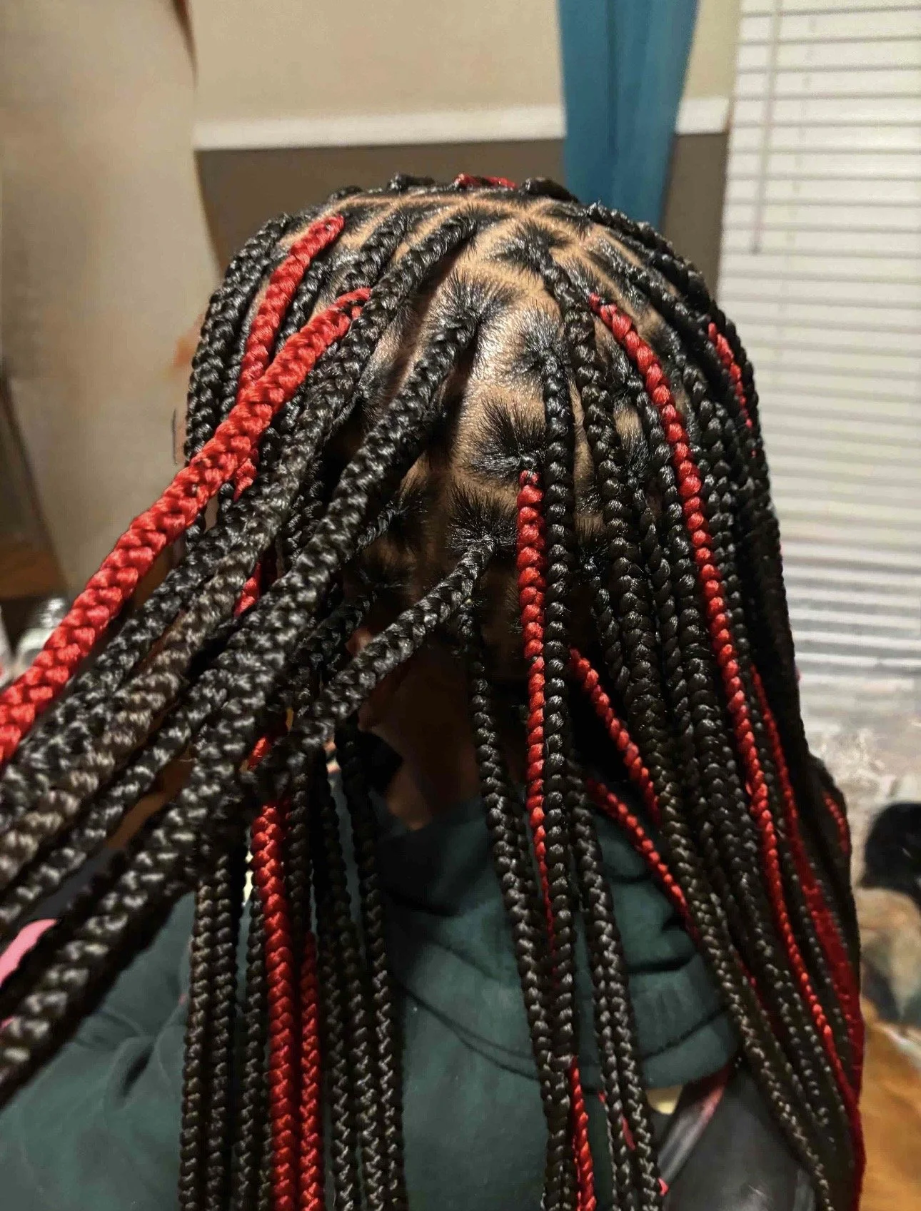 Medium Knotless