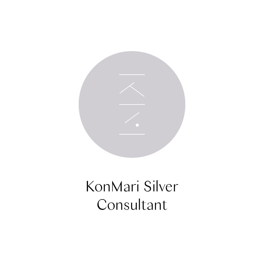 Close-up of a gauge or dial with a black pointer, numbered 1 to 4, in black and white.