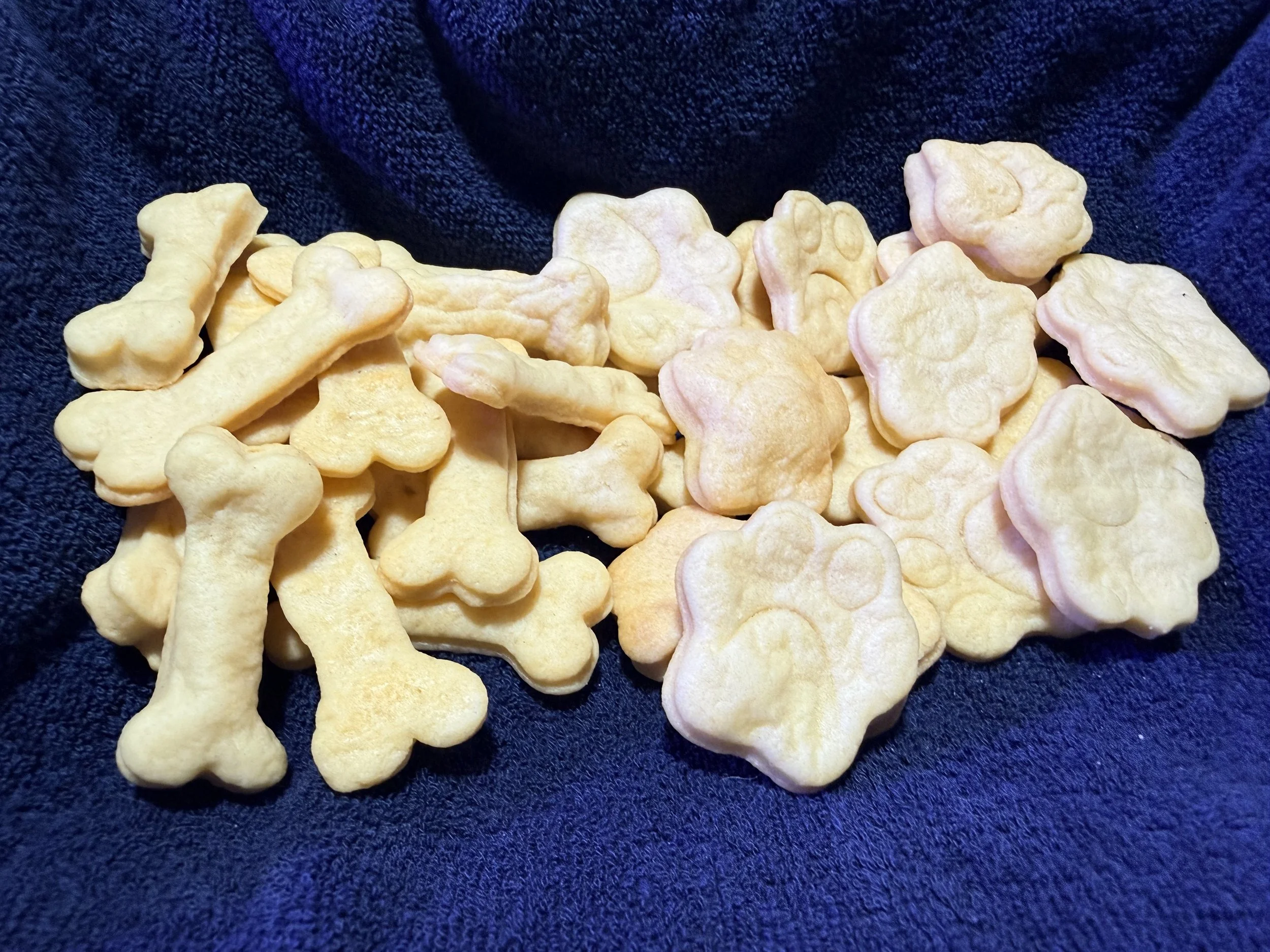 🧀 Golden Ambrosia Bones & Paws (3oz)