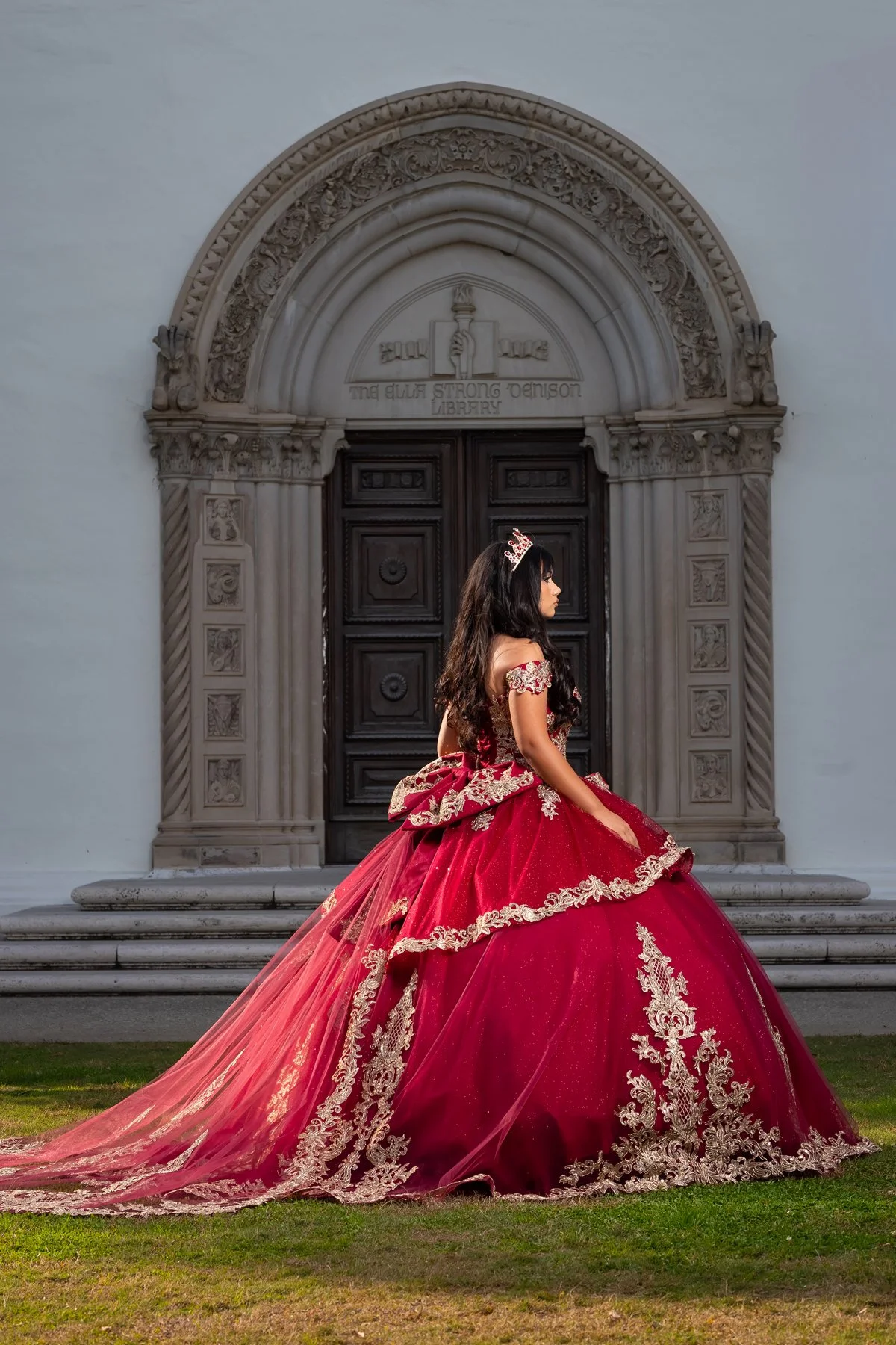 Off-the-Shoulder Layered Quinceañera Dress
Style: GVC3120
Size: S - 2XL
Burgundy