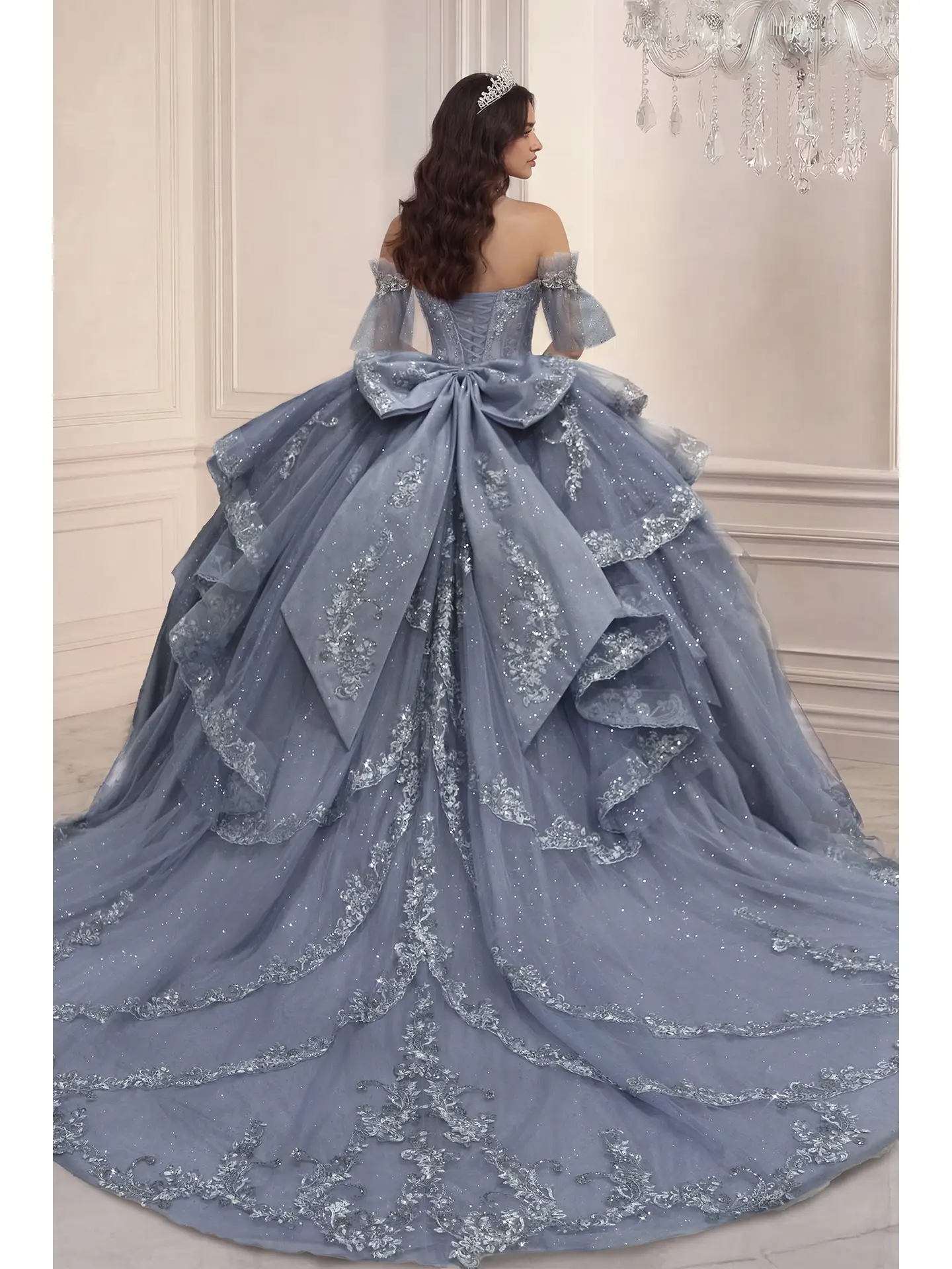 Tiered Ball Gown with Halter Neckline
Style: GV15741
Dusty Blue
Size: XS-3XL
