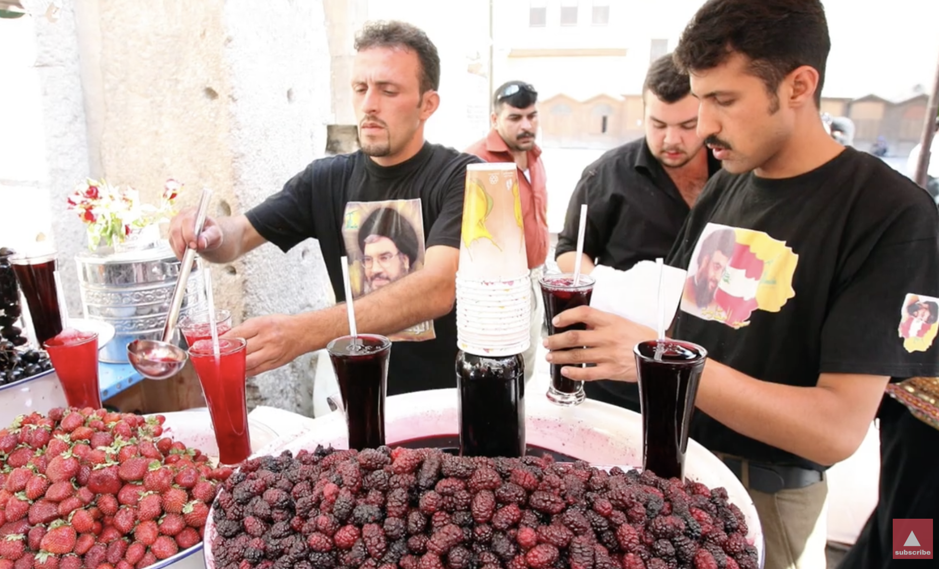 Fruit drink sellers in Damascus during 2006 war with Israel