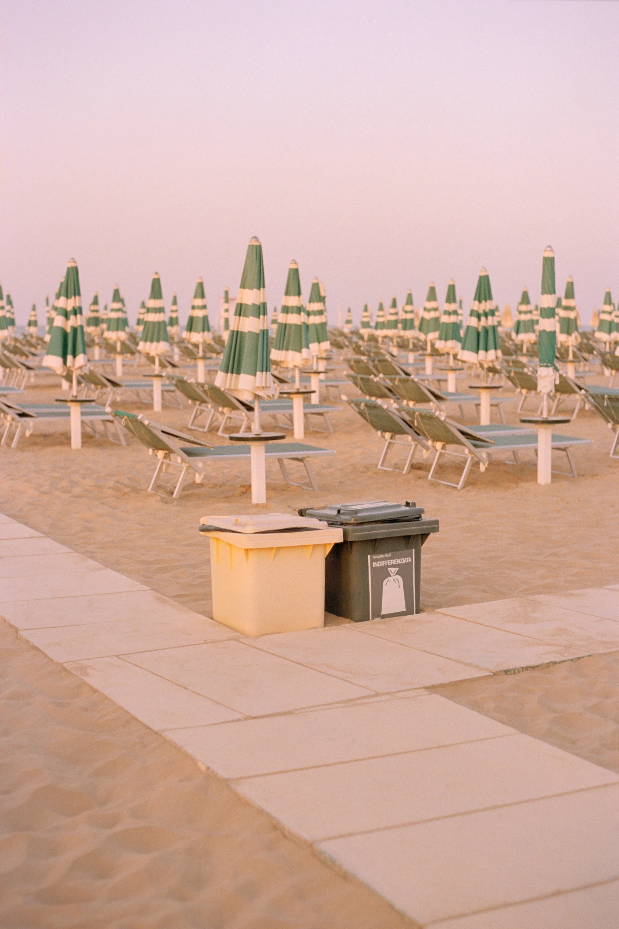 BriHammond-Indifferenziata-Italy-Nuoto-da-sola.jpg
