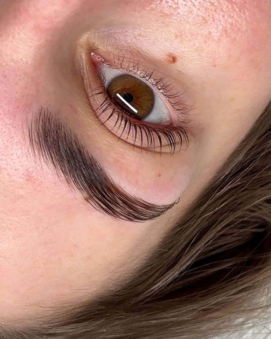 Studio Eleve tarjoaa lash lift palvelut Helsingissä - kauniisti taivutetut ripset eivät tarvitse ripsiväriä!