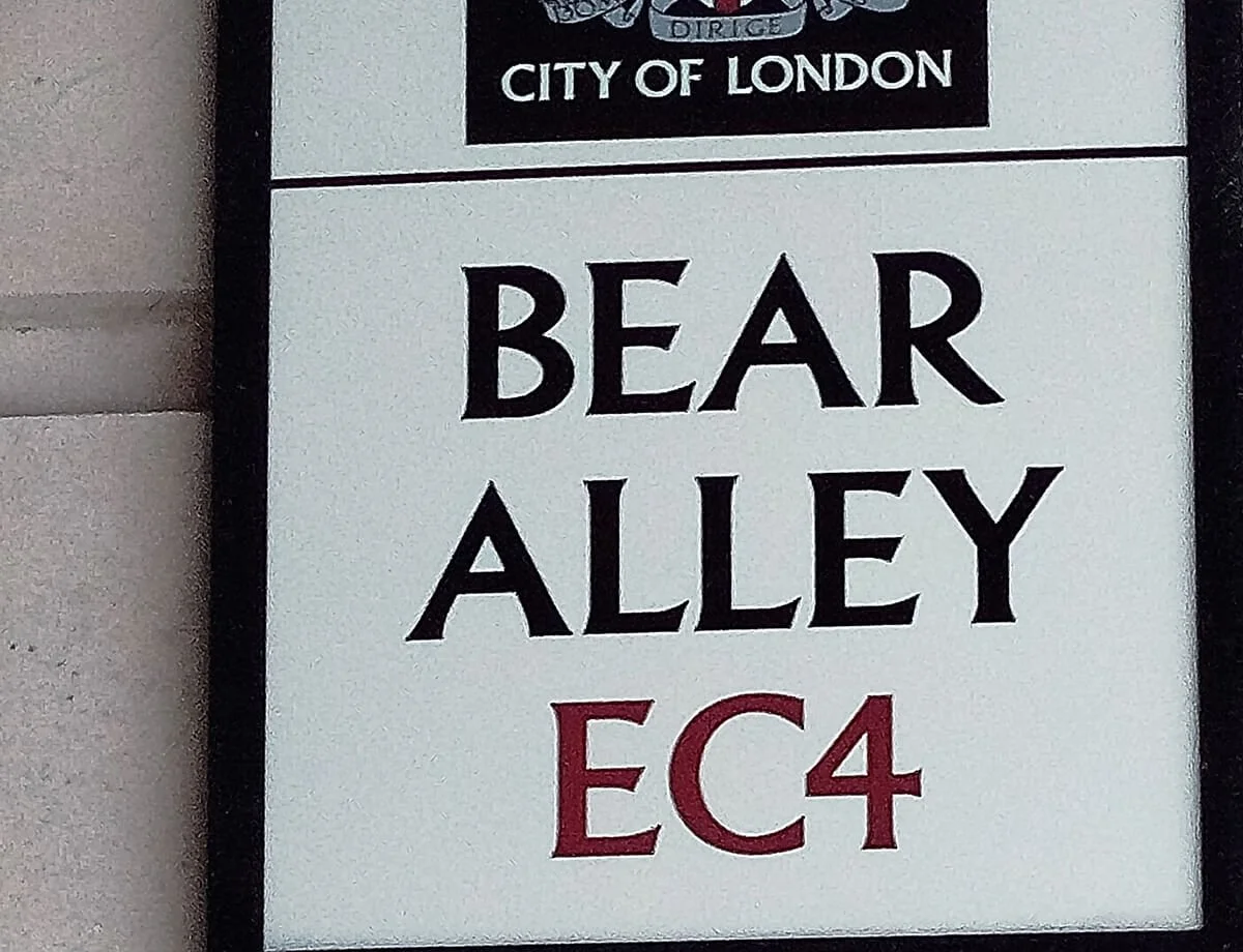 Slider_9_Bear_Alley_London.jpg