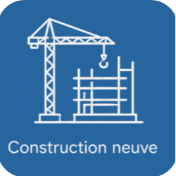 Plan de construction d'une nouvelle bâtisse avec grue en bleu