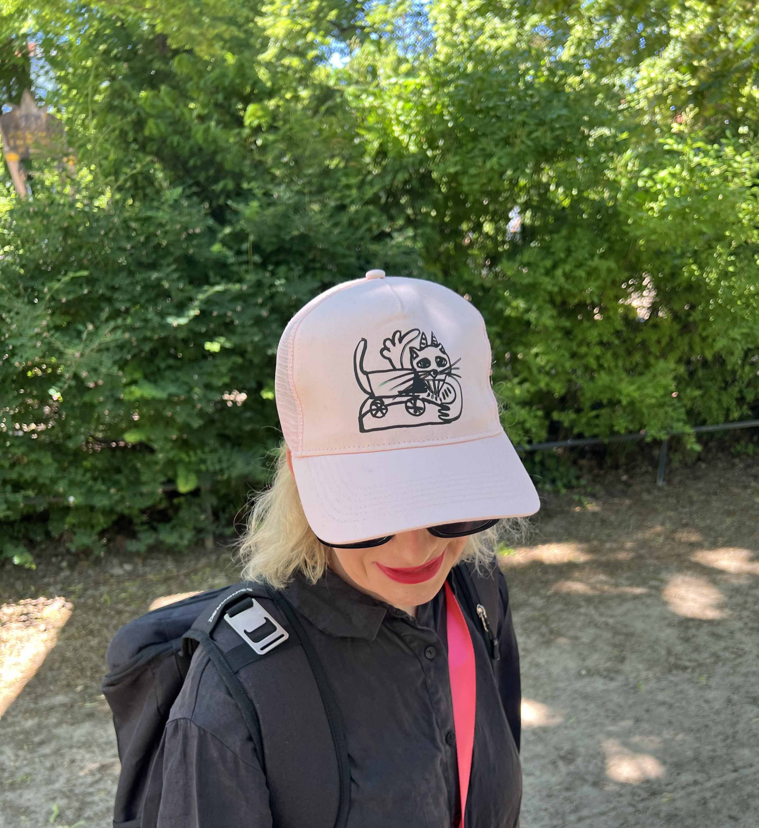 cap_rose_top_low.jpg