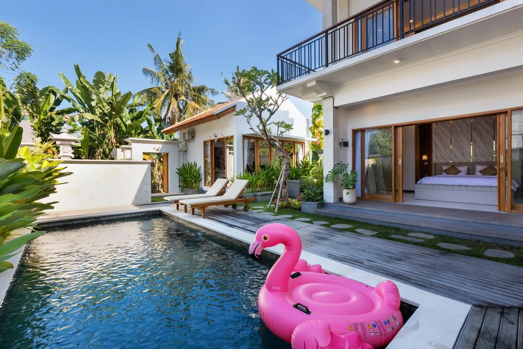Private swimming pool and tropical garden at Villa Anali in Lovina, North Bali