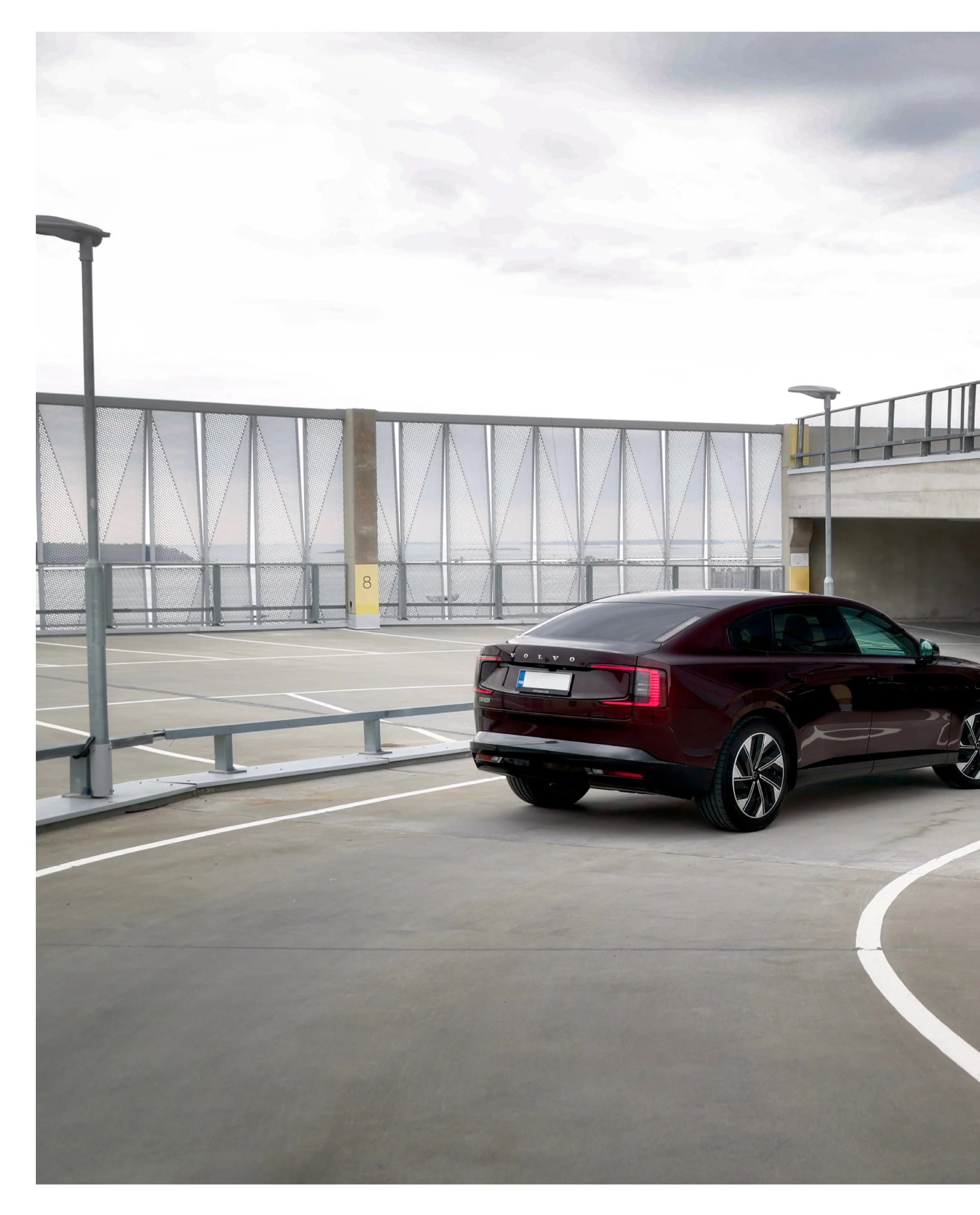 ! Note: the caption continues with every picture in the carousel !

I have been a long fan of the new EV 90-series of @volvocars. Apart from my continuous passionate preference for the controversial #VolvoEX90 in particular, the addition of #VolvoES9