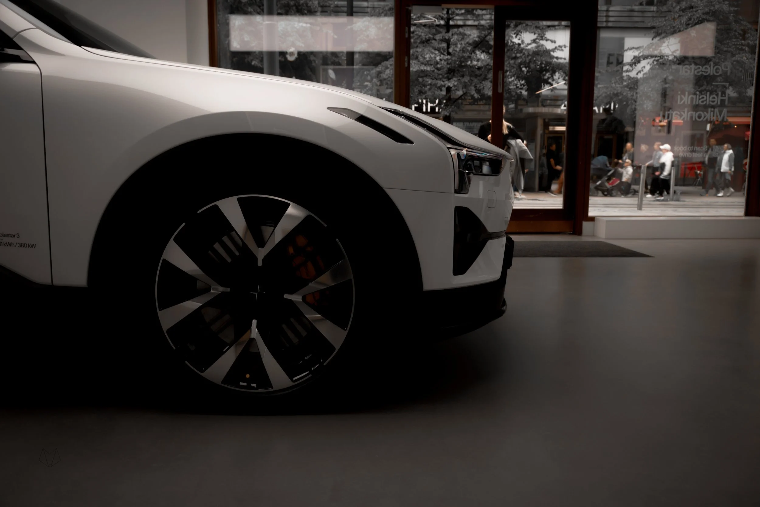 Polestar 3 in pop-up Polestar Space in central Helsinki, photographed by Annika Miftakhova