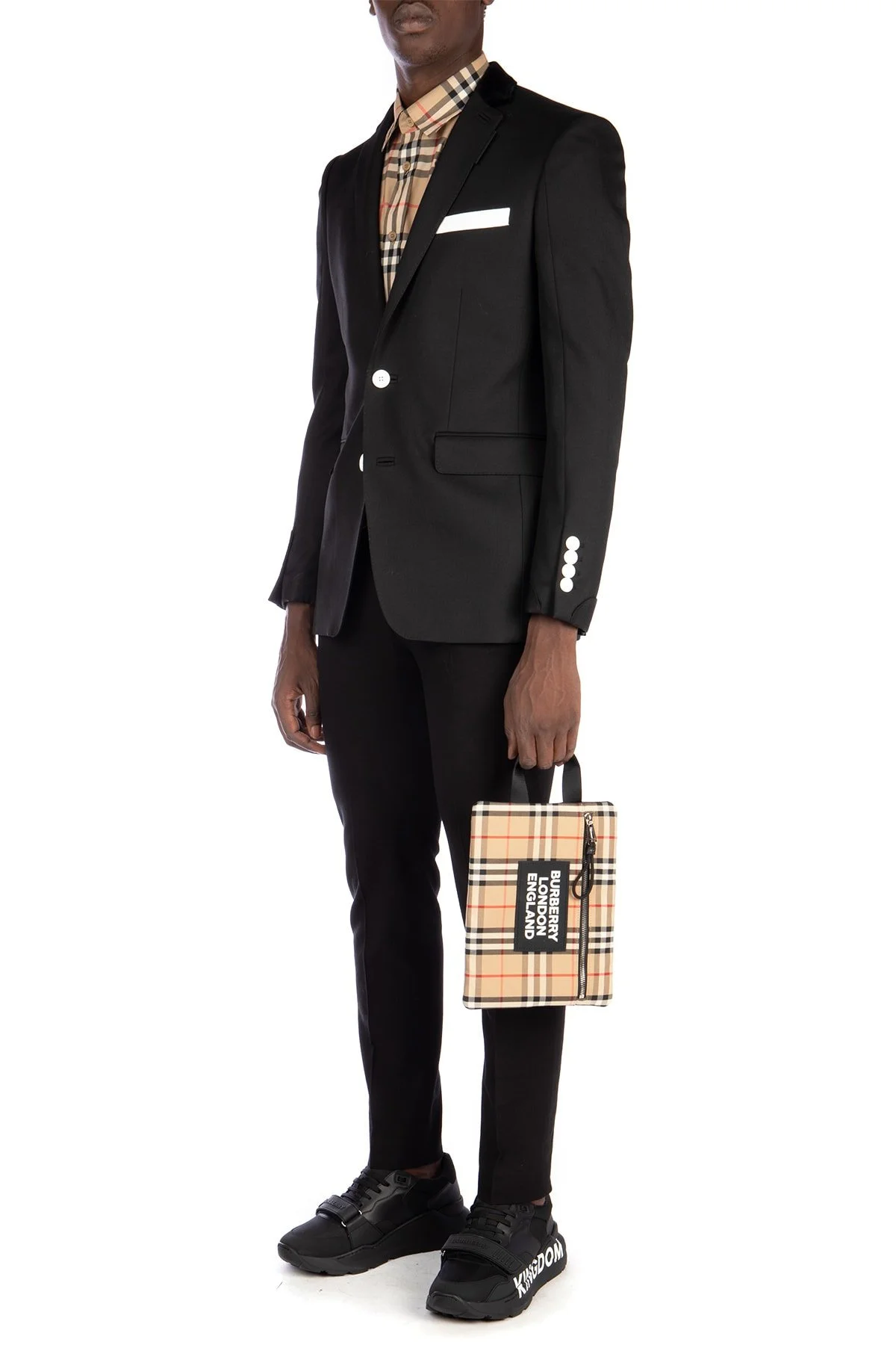 fw19---burberry---4558246black_6_p.jpg